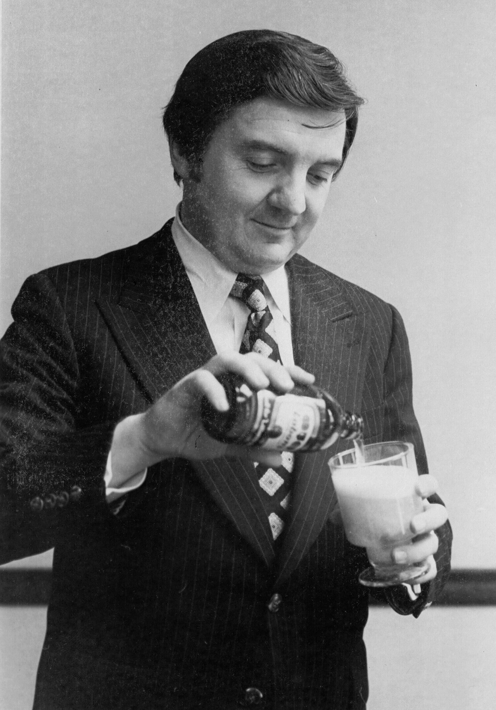 P110_Don-pouring-a-beer